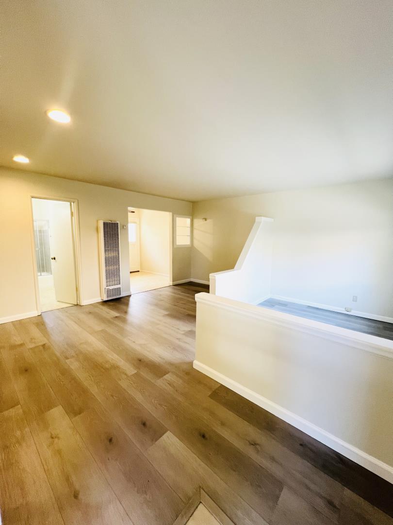 729 Mountain View AVE - Interior
