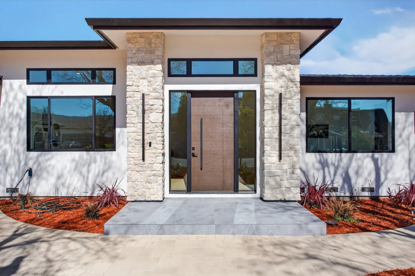 18645 Paseo Lado