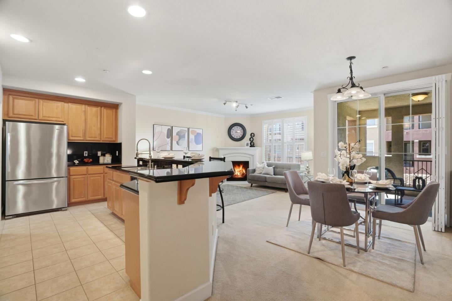 1381 Marcello DR - Living area