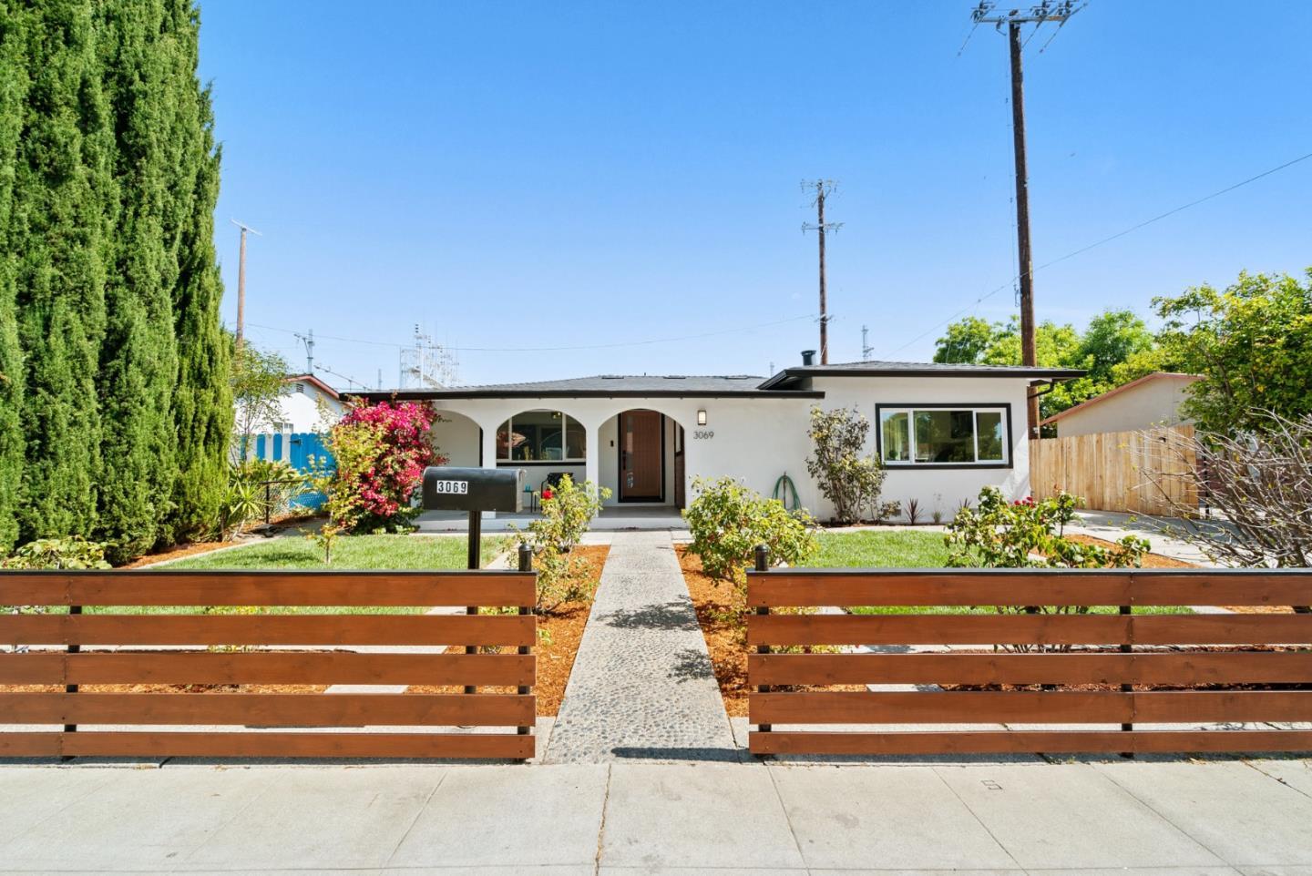3069 Agate DR - Interior