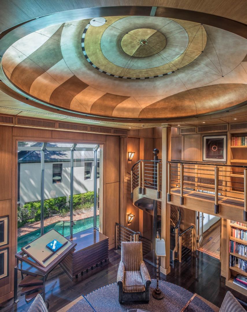 157, 163 Spindrift RD - Living area