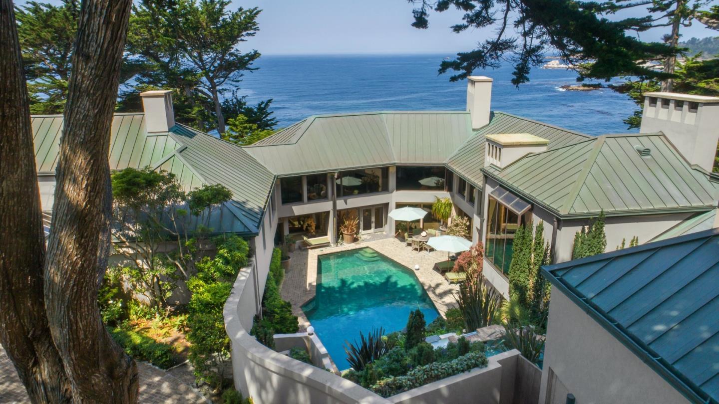 157, 163 Spindrift RD - Backyard