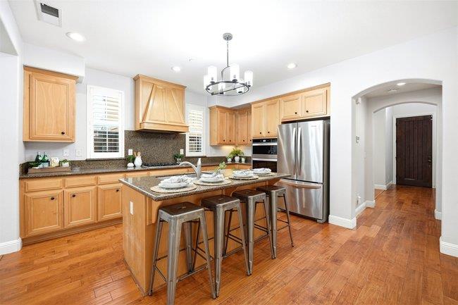 735 Painter CT - Kitchen