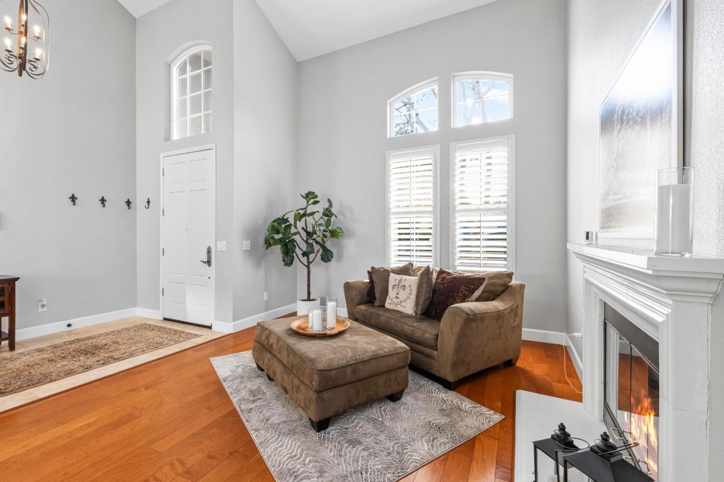 18312 Solano CT - Living area
