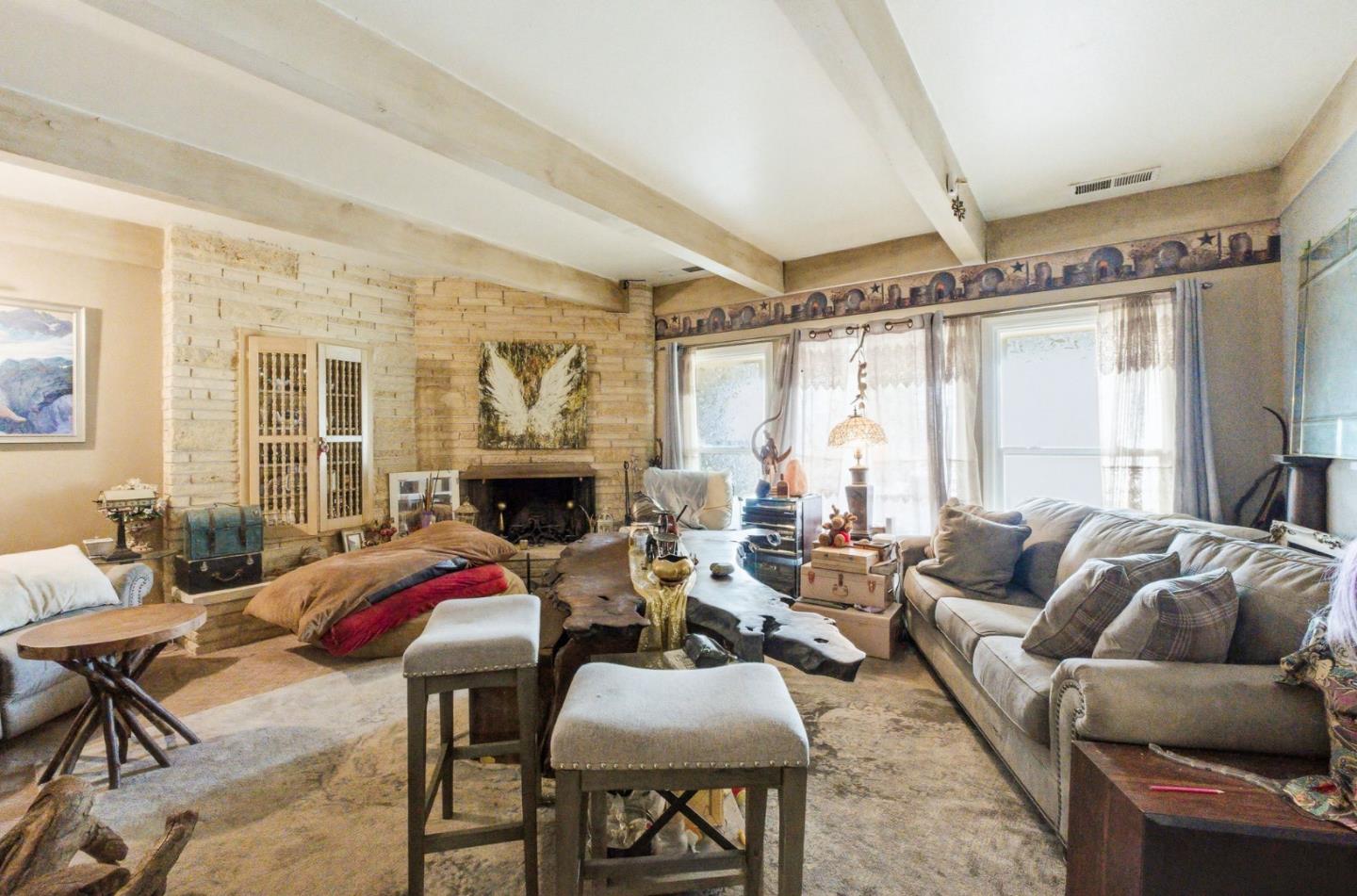 7821 Santa Theresa DR - Living area