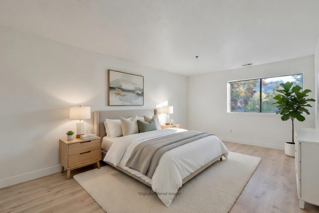 2348 La Terrace CIR - Interior