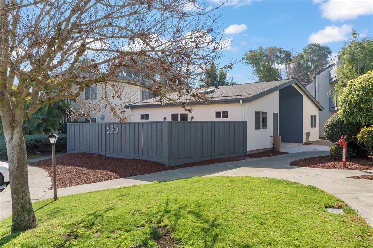 620 Alamo CT - Backyard