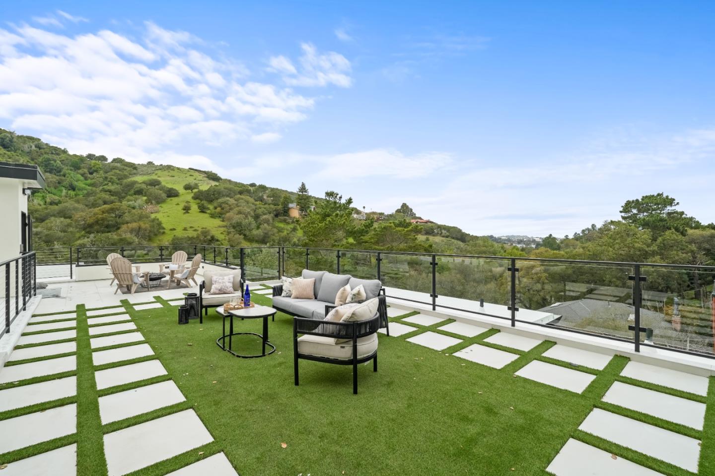 3288 Oak CT