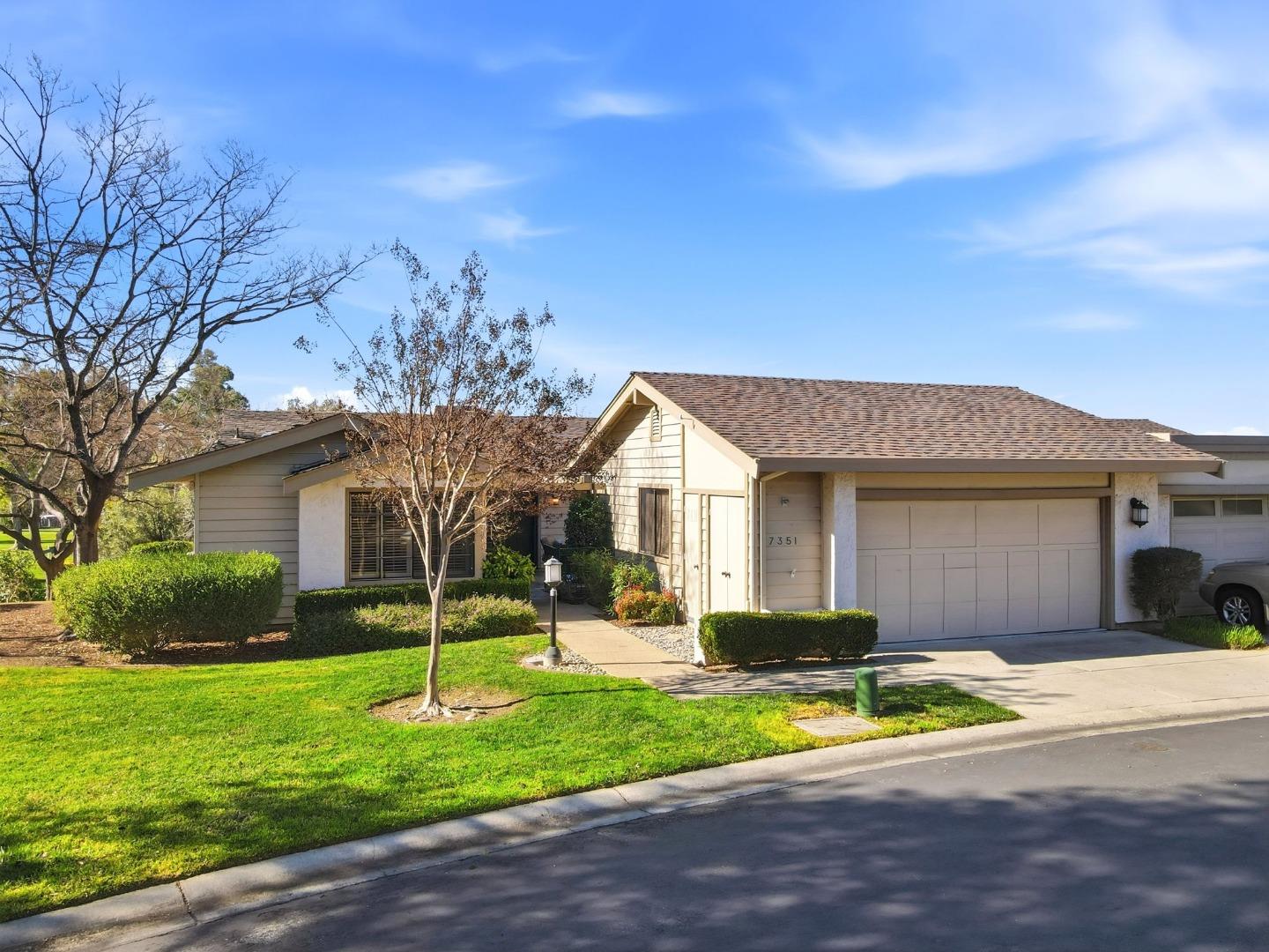 7351 Via Laguna