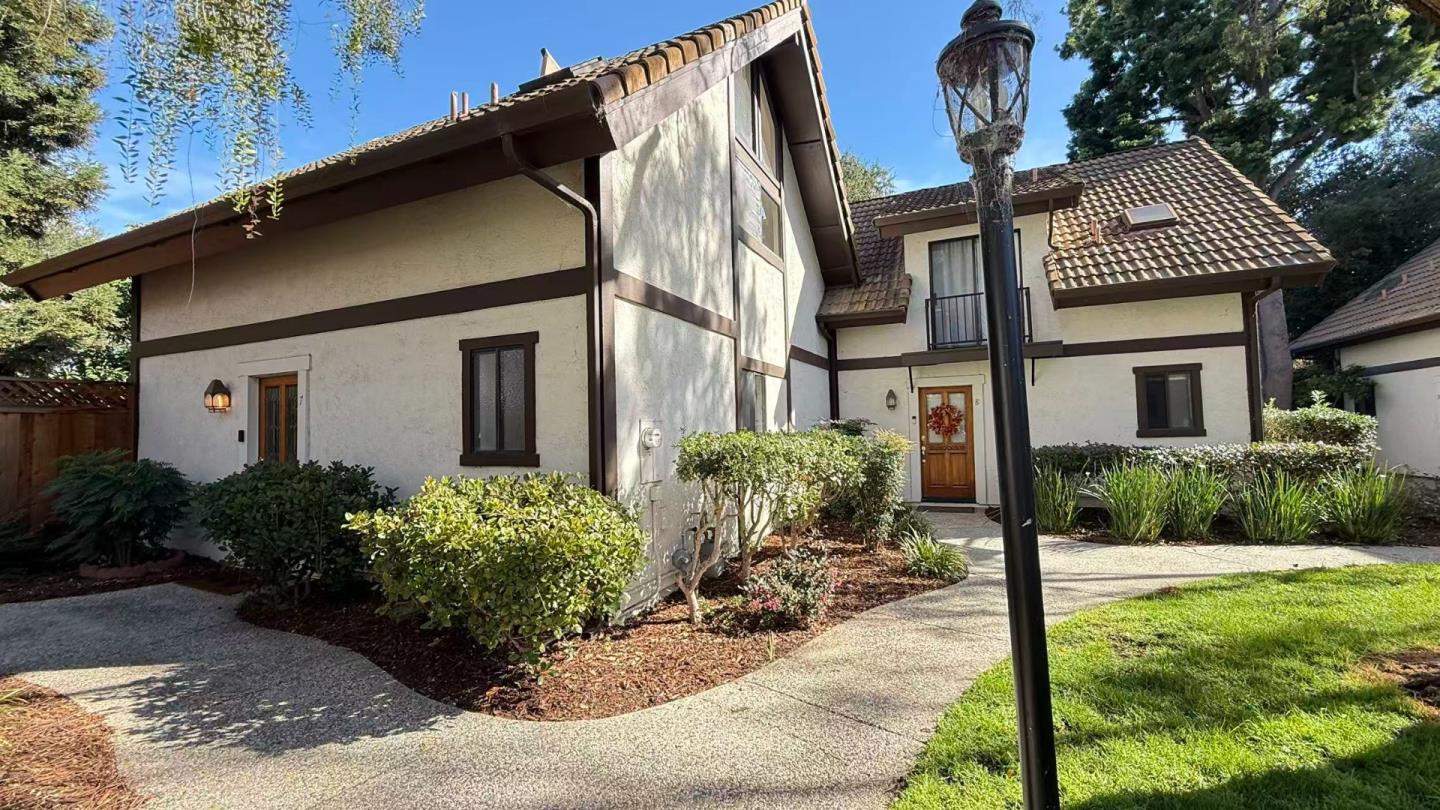1734 W El Camino Real 7