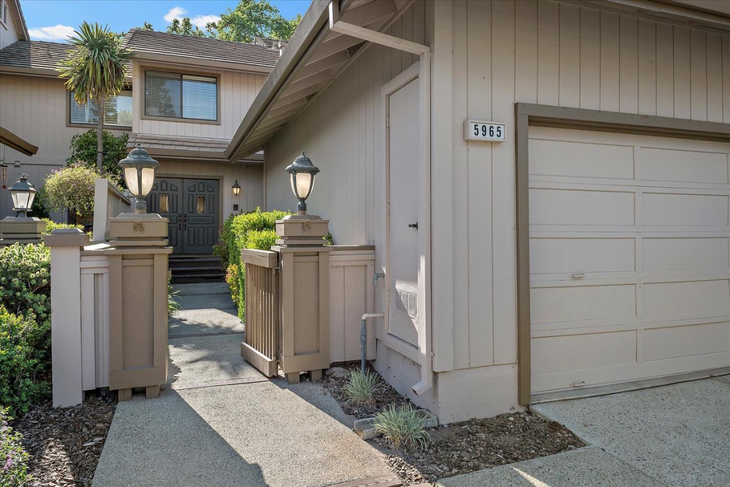 5965 Fiddletown PL - Interior
