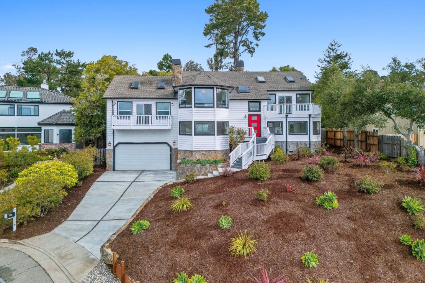 607 Saint Andrews DR