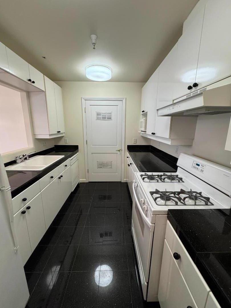 200 Sheridan AVE 408 - Bedroom