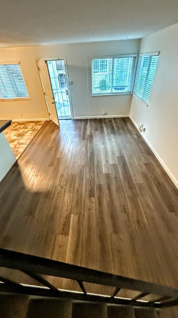 879 Wyman WAY 2 - Interior