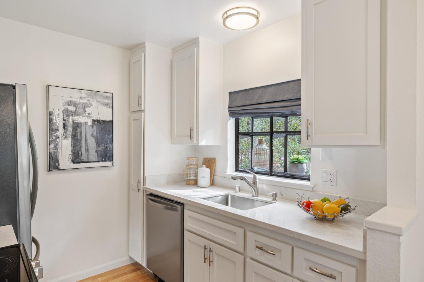 905 W Middlefield RD 917 - Bathroom