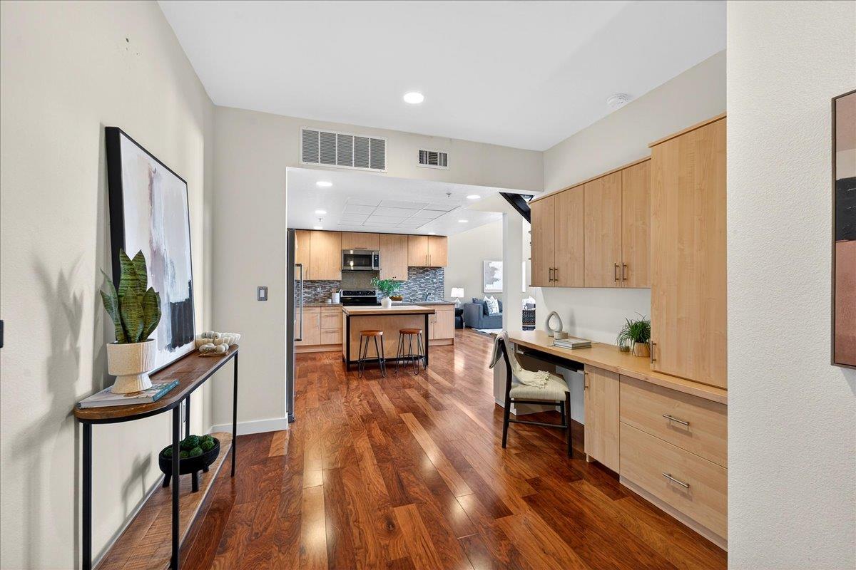 88 Bush ST 3134 - Interior
