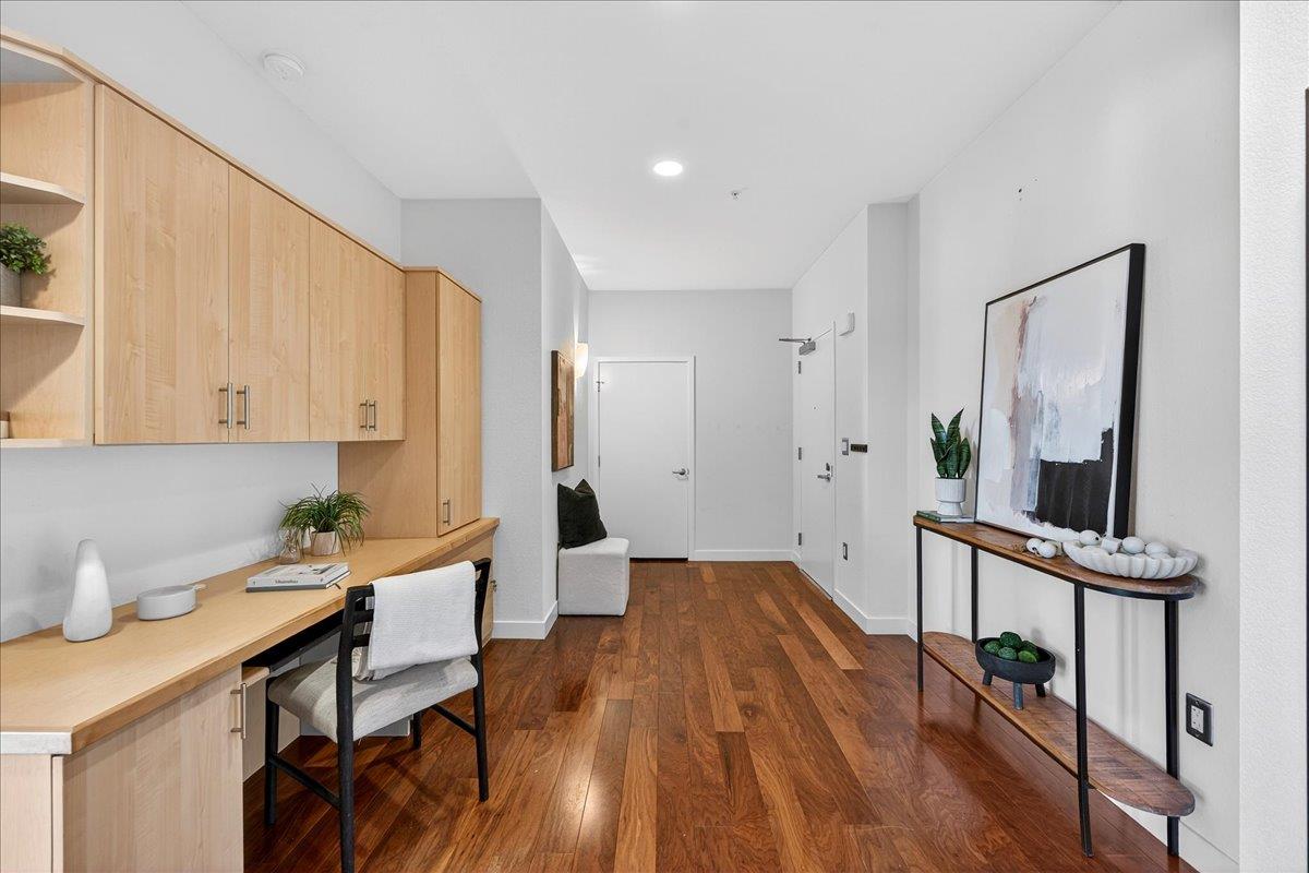 88 Bush ST 3134 - Living area