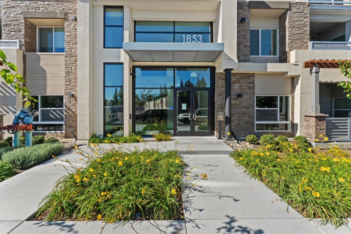 1853 Almaden RD 504