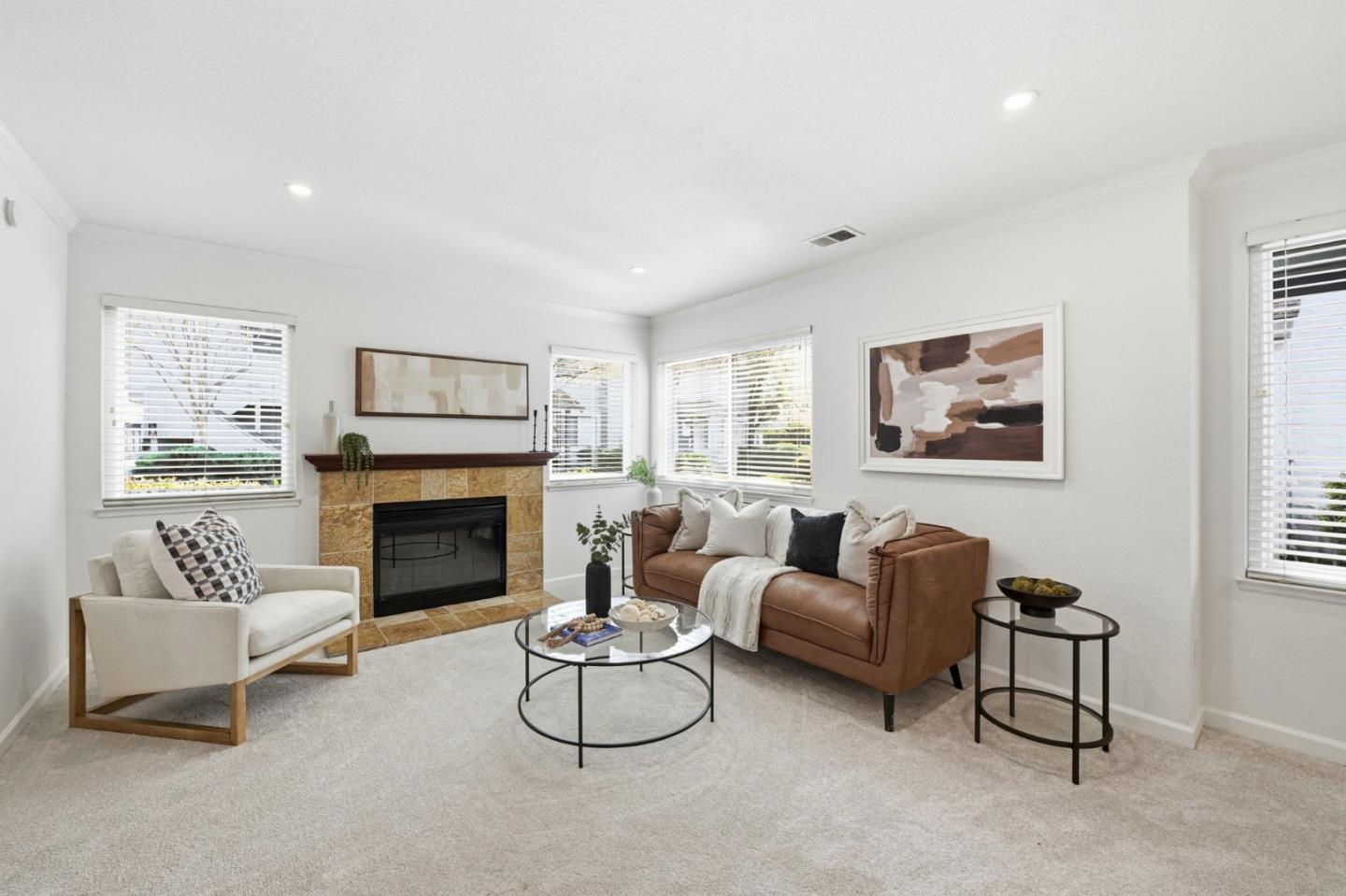 477 Quail Bush CT - Living area