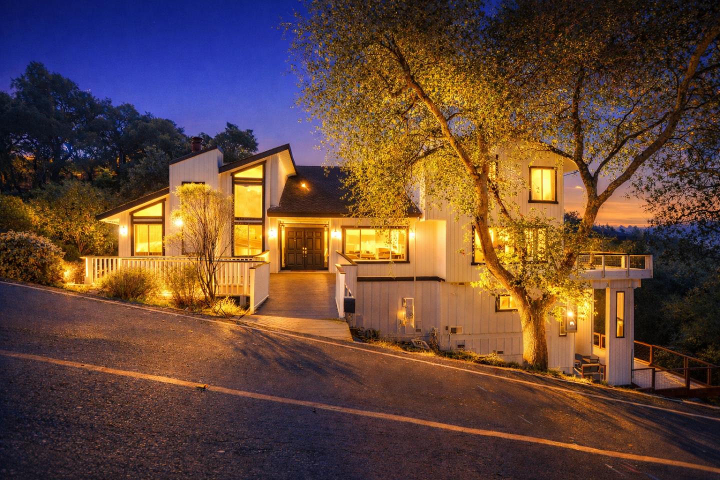 17112 Shady Lane DR - Living area