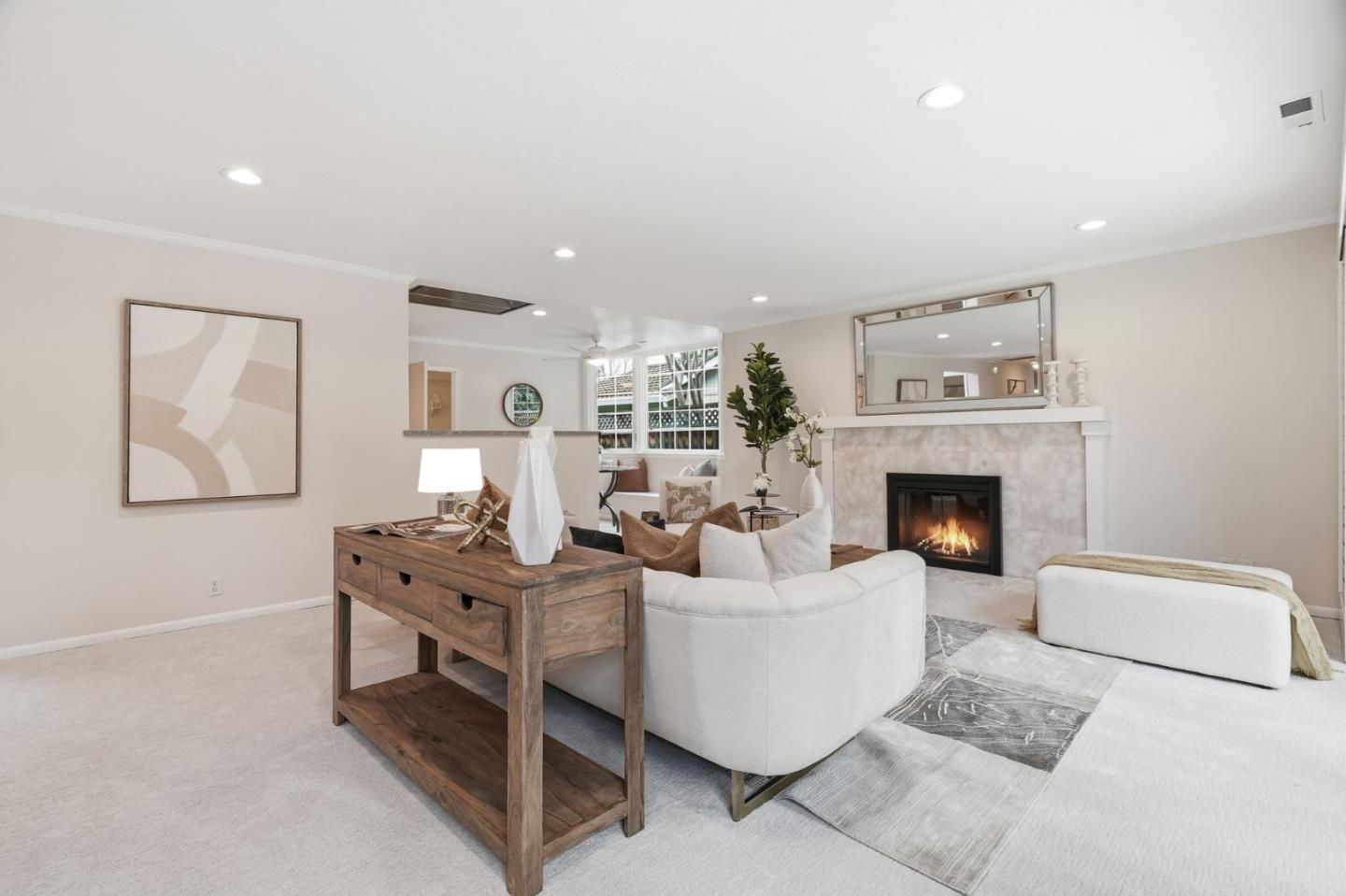 5492 Castle Glen AVE - Living area