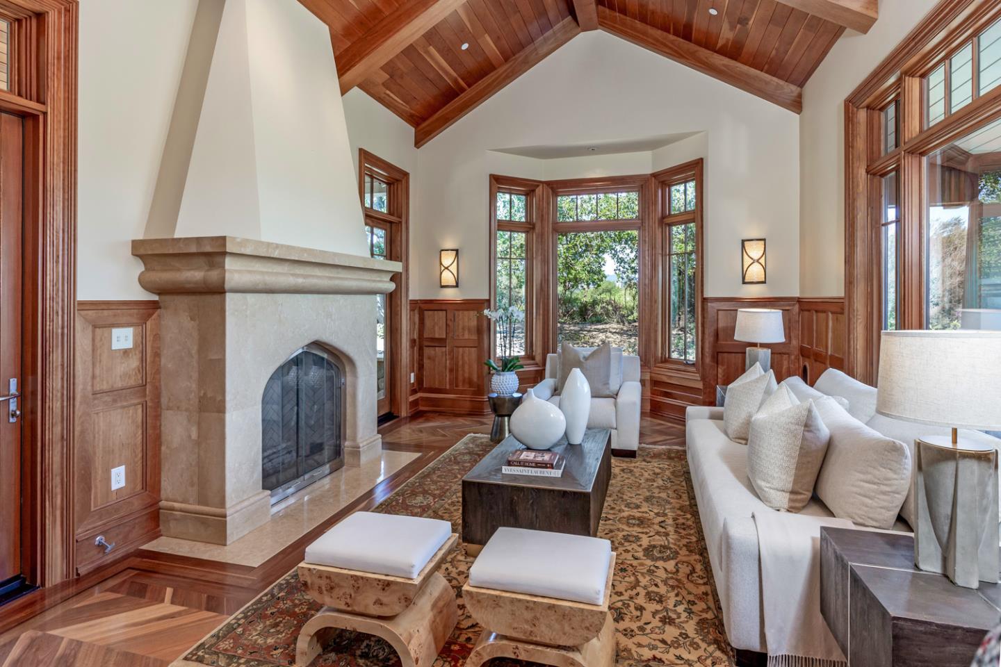 1 Redberry RDG - Living area