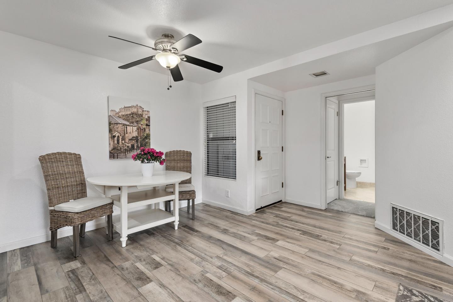 1751 Braddock CT - Bathroom