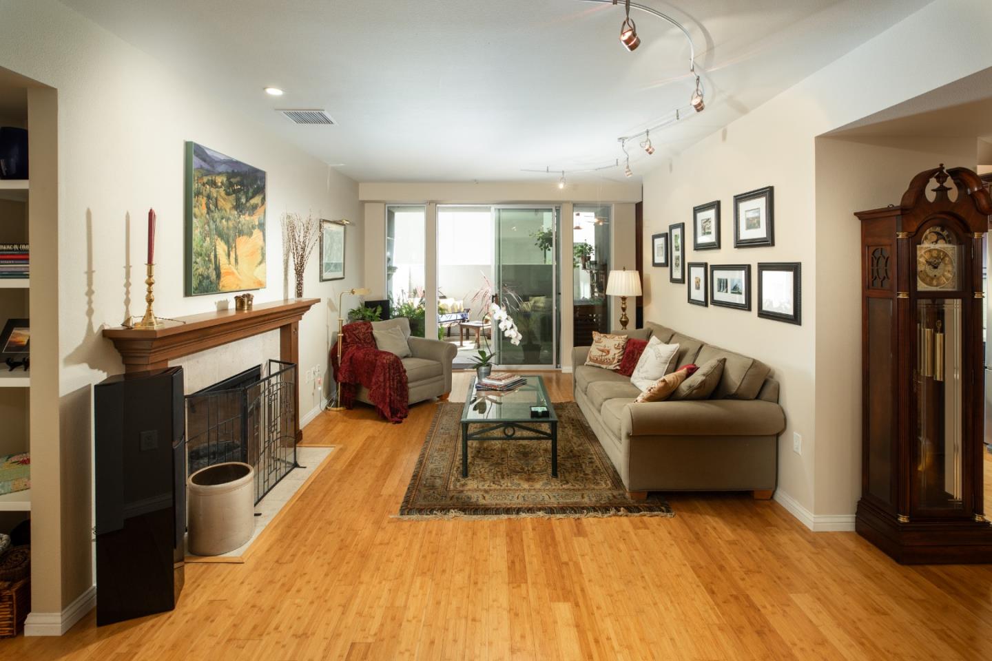 46 W Julian ST 208 - Backyard