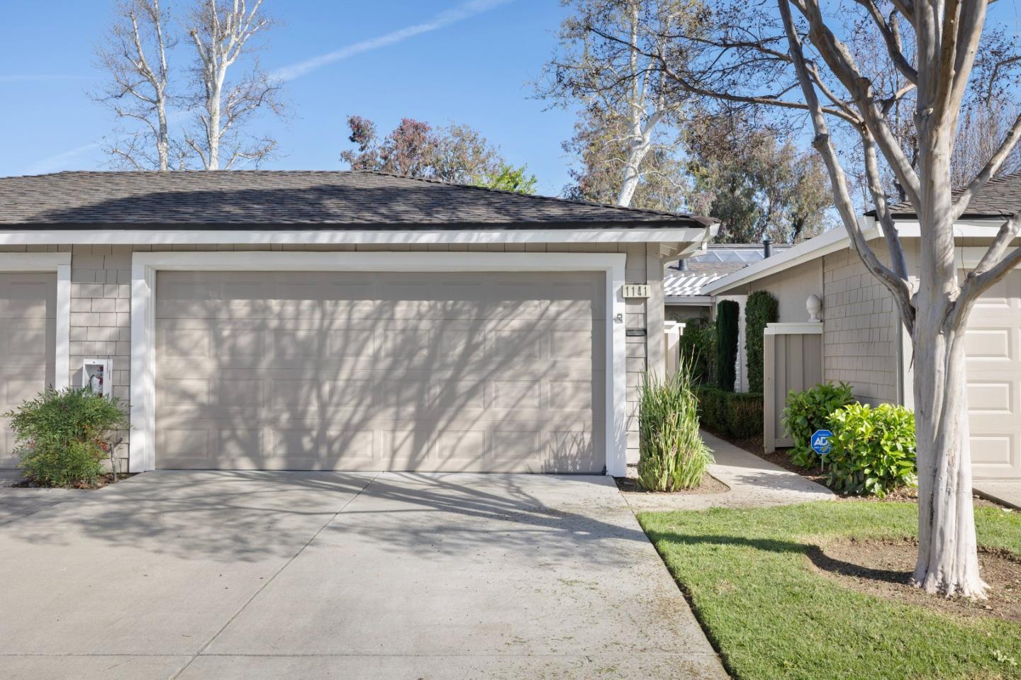 1141 Holly Oak CIR - Interior