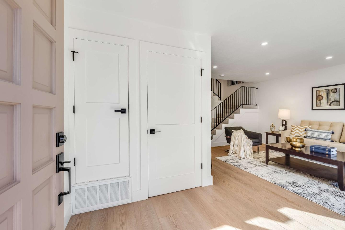 11032 Firethorne DR - Living area