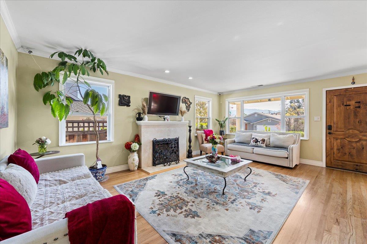 226 San Mateo AVE - Interior