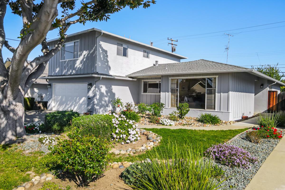 587 Cambridge DR