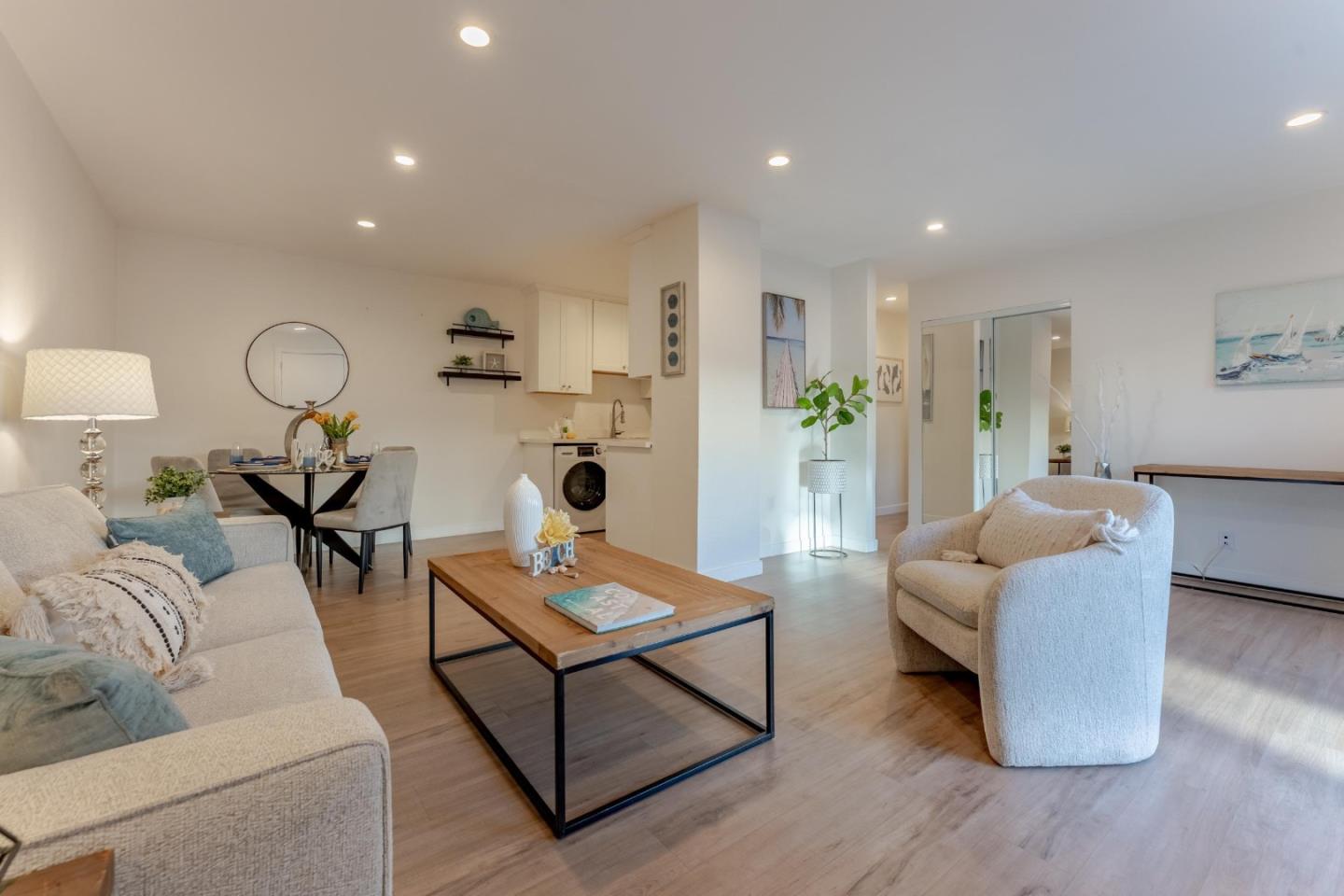 410 Auburn WAY 19 - Living area