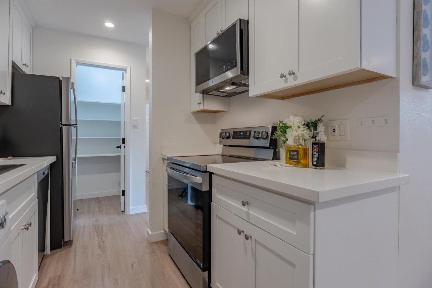 410 Auburn WAY 19 - Bedroom