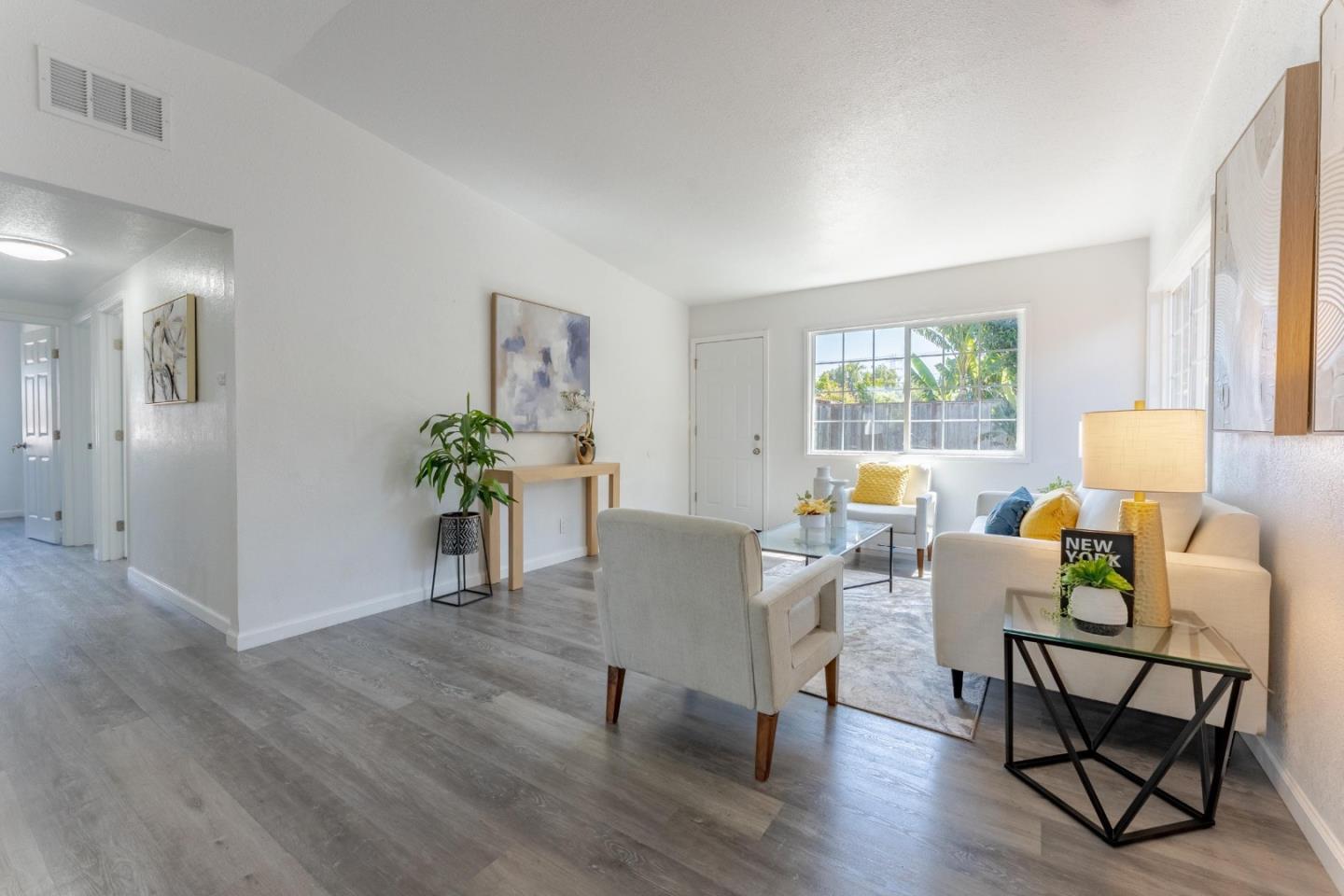 2656 Gonzaga ST - Living area