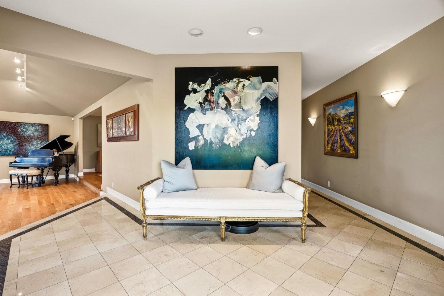 16 Hollins Drive - Bathroom