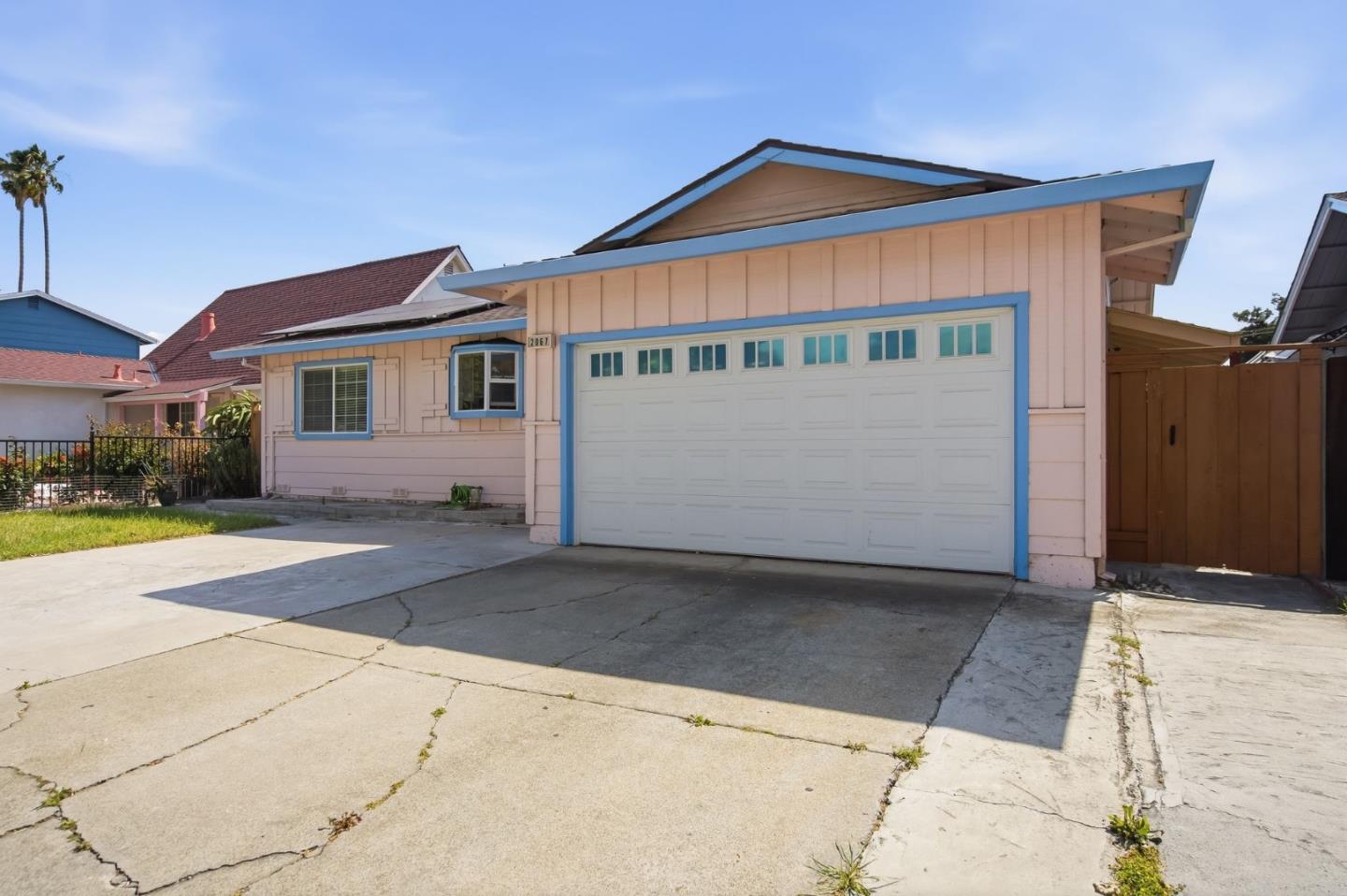 2067 Morrill AVE - Living area