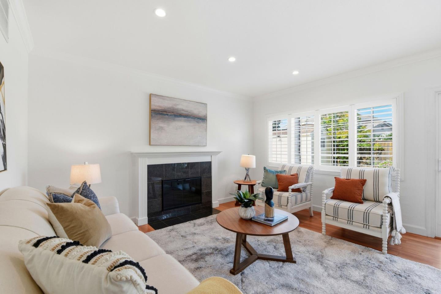 4487 Britwell CT - Living area