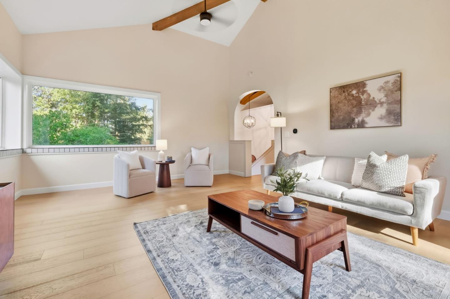 620 Condor AVE - Living area