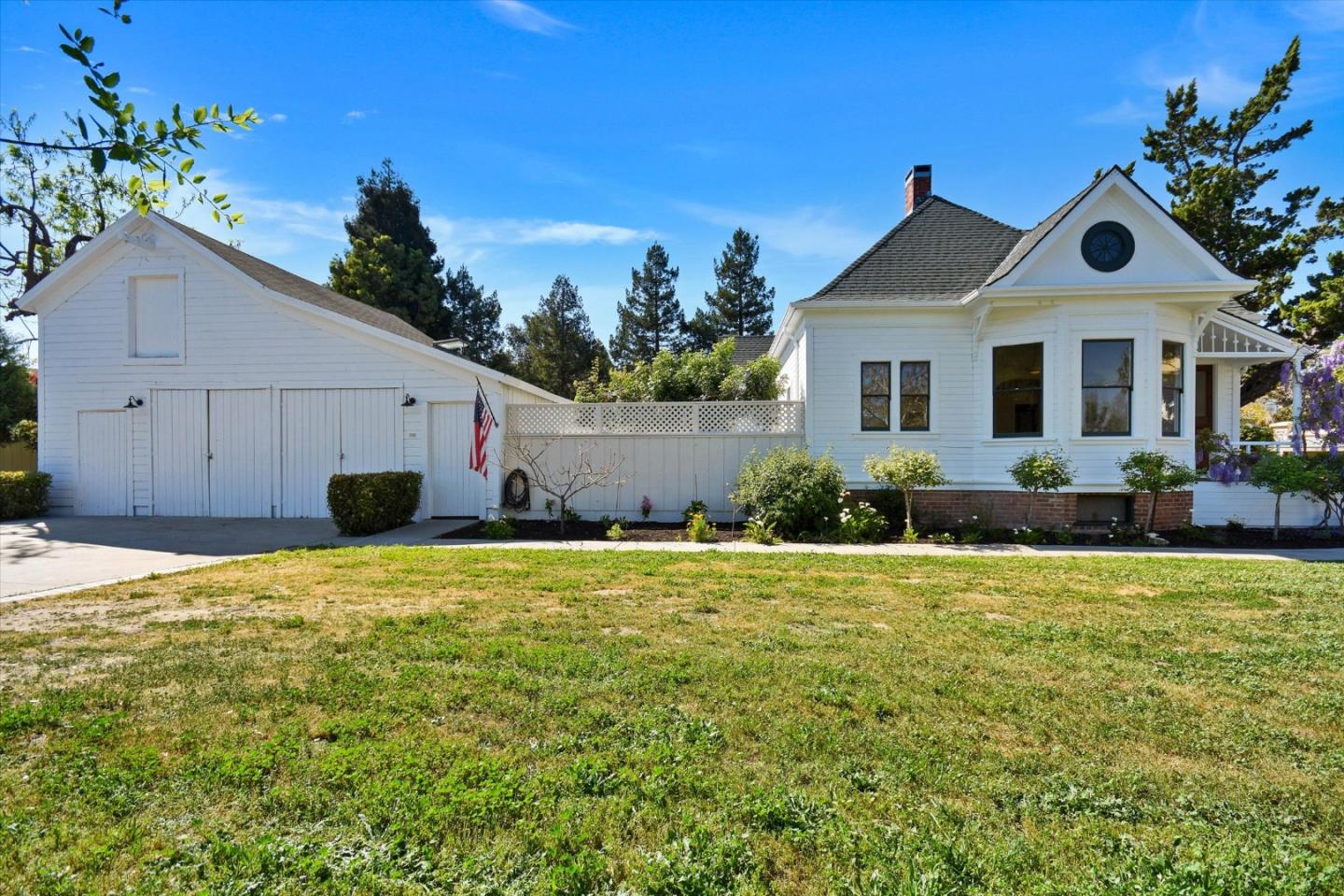 901 Sunnyvale Saratoga RD