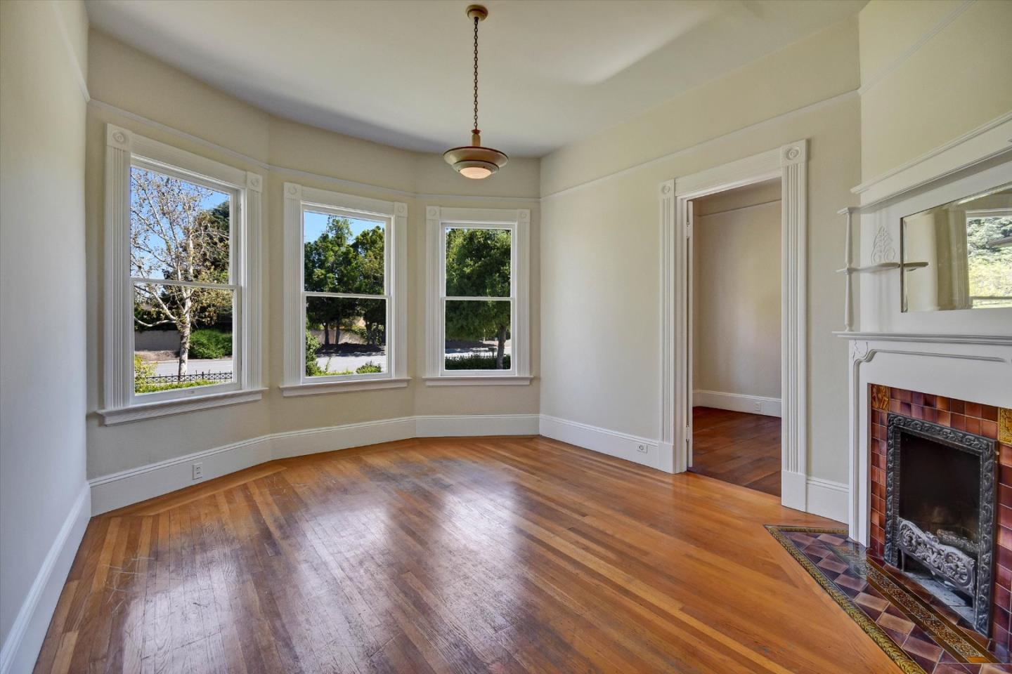 901 Sunnyvale Saratoga RD - Living area