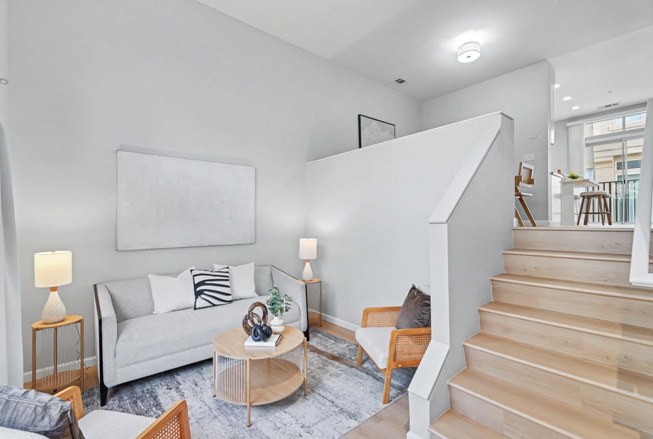159 Irene CT - Living area