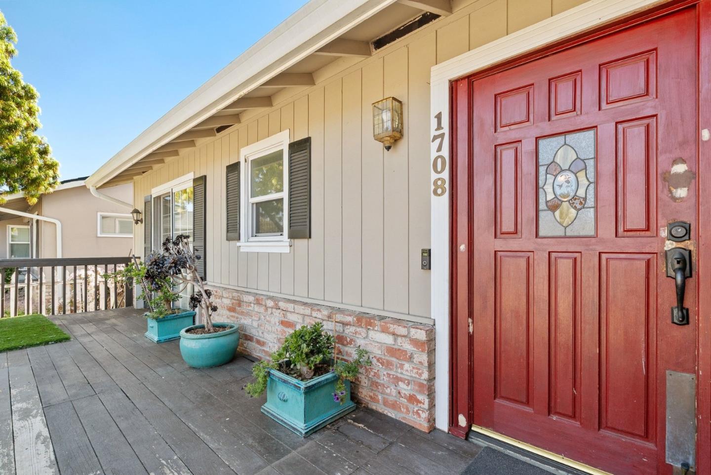 1708 Hallmark - Backyard