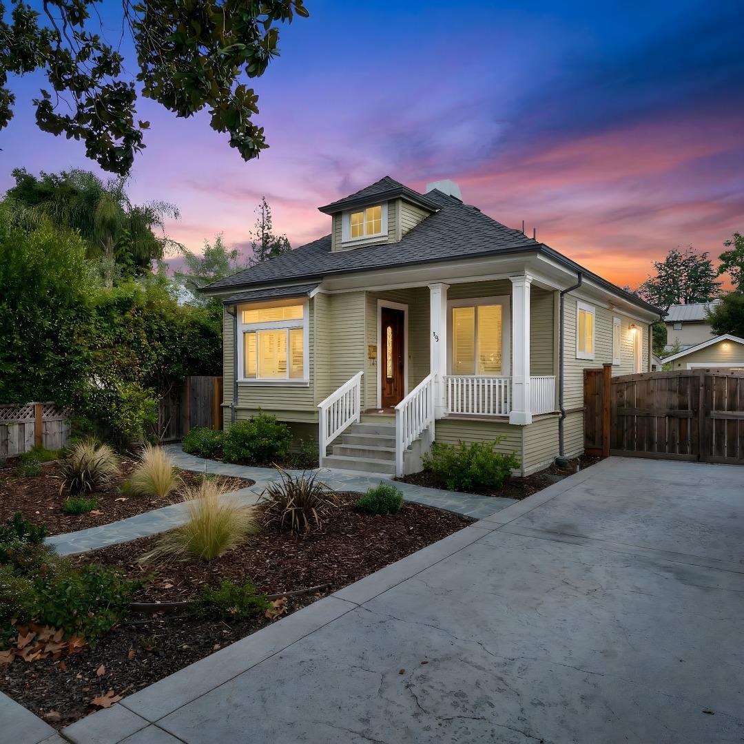 112 Churchill AVE
