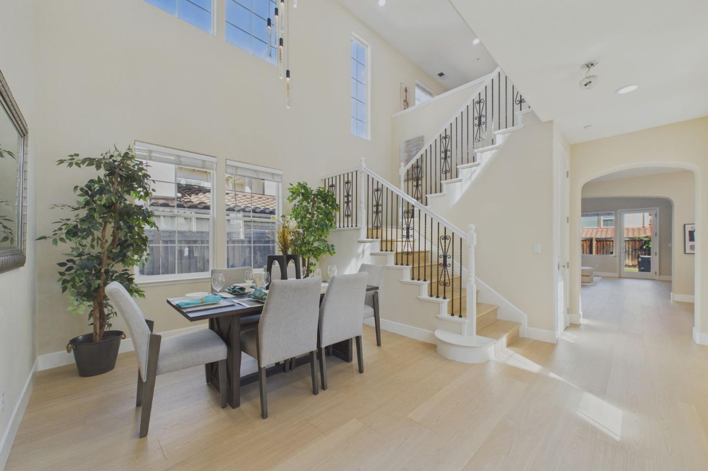 7656 Hackett DR - Living area