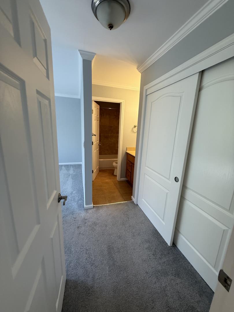 952 Kiely BLVD H - Bathroom