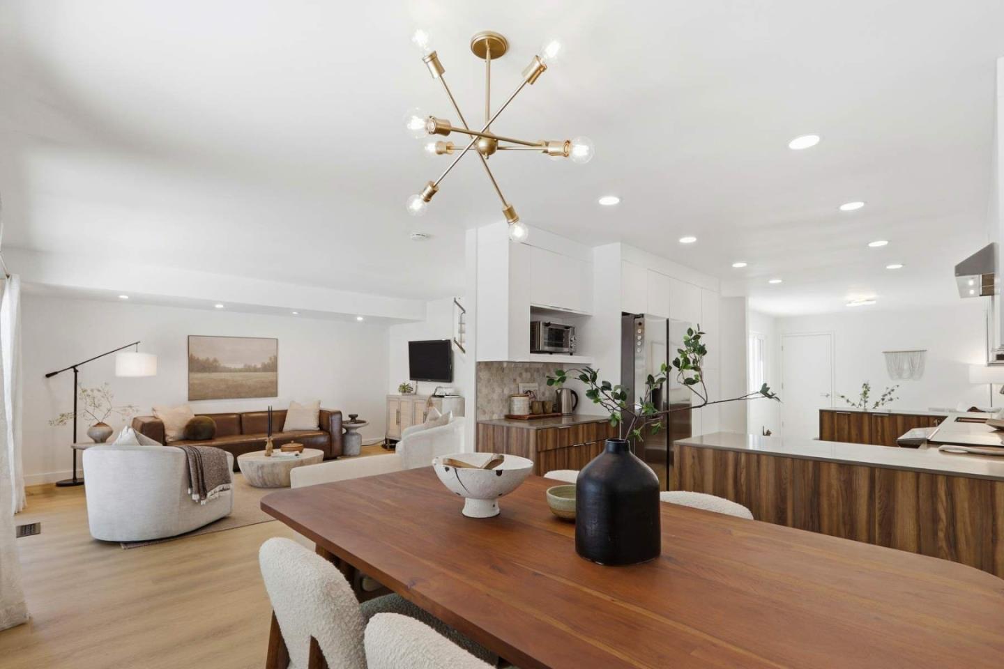 7108 Point Dunes CT