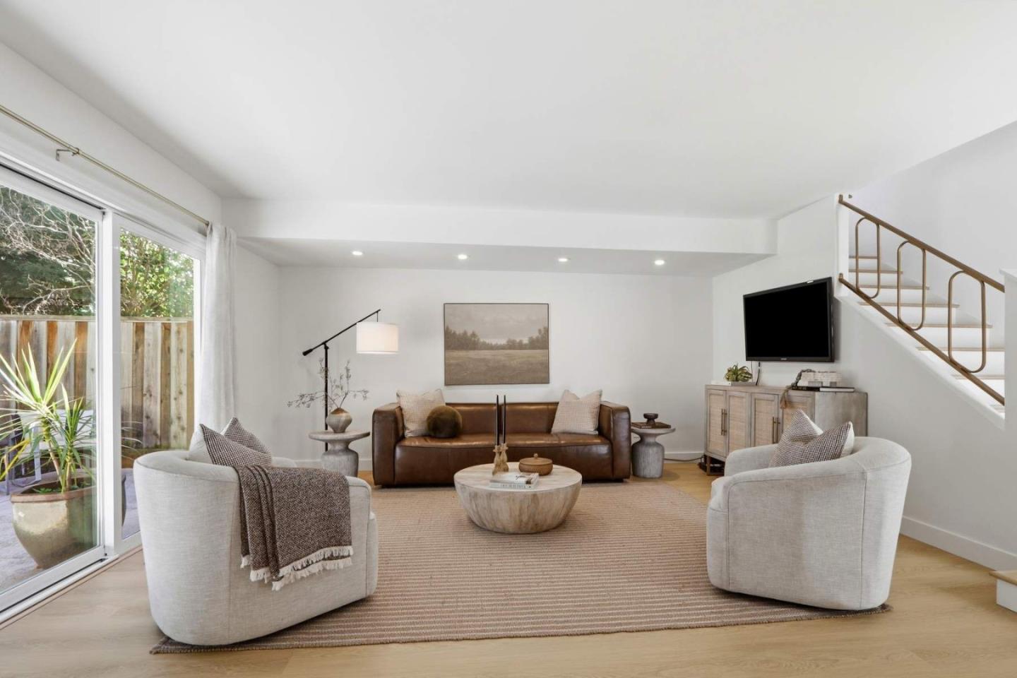 7108 Point Dunes CT - Living area