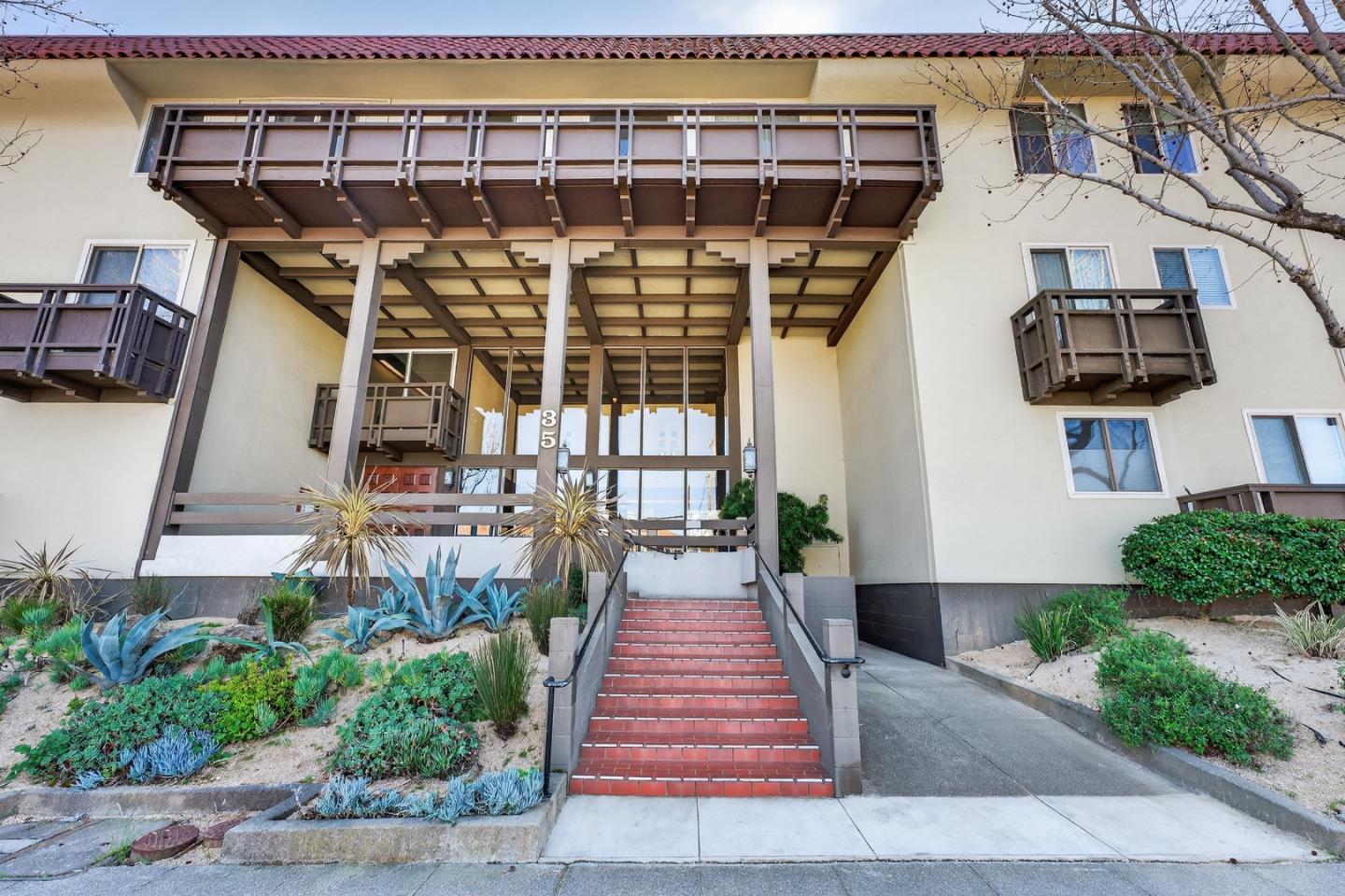 35 28th AVE 307