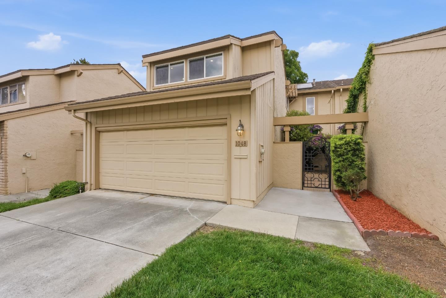 1048 Miller AVE